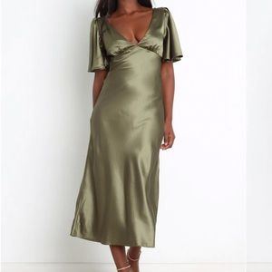 Petal and Pup Marilyn dress- olive, size 8